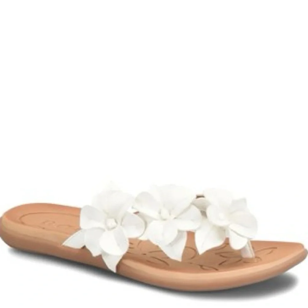 NIB b.o.c. Hensley Floral Thong Sandals, White, Size 6M